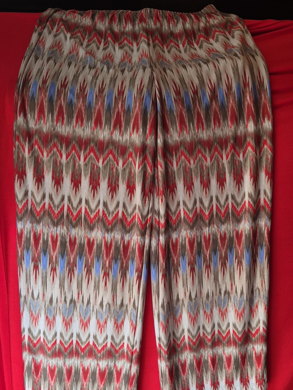 Easy Wear By Chicos Comfort Stretch Printed Pull-On Pants in Red Ikat Size 1